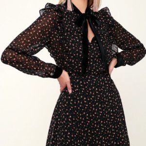 Beautiful floral dress with velvet bow collar